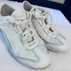 Nfinity evolution cheer shoes